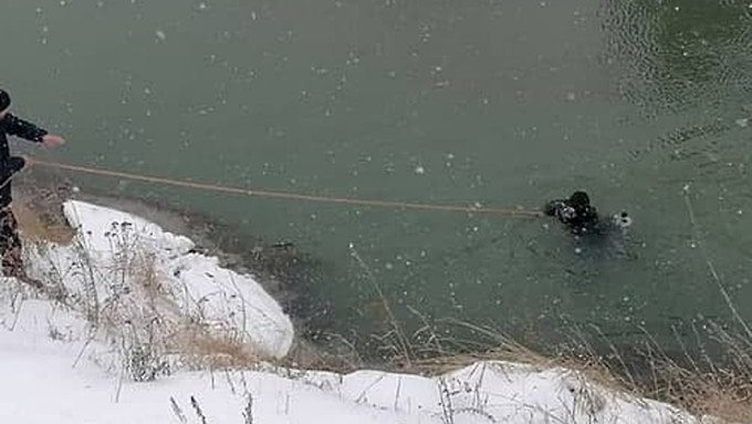 Водолазы нашли тело мужчины, который упал в реку с моста в Новоалтайске