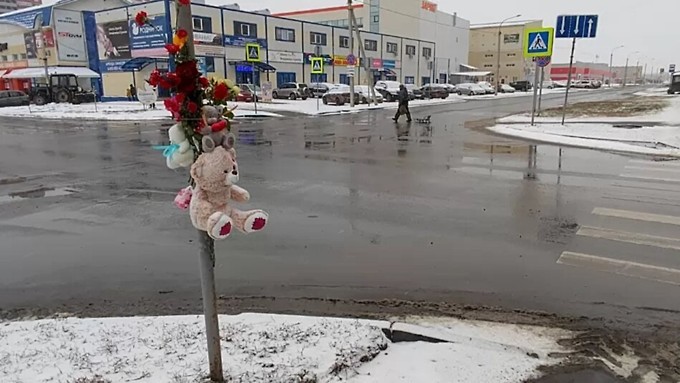 В Барнауле похоронили 13-летнюю школьницу, которую сбил водитель маршрутки