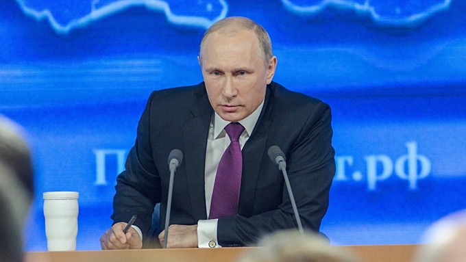 Путин станет добровольцем в исследованиях назальной вакцины от COVID-19