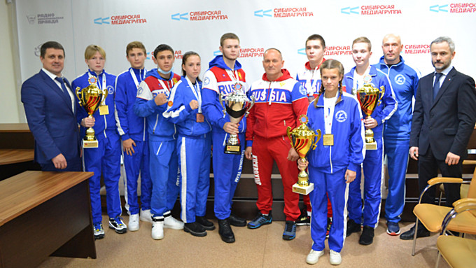 Алтайские кикбоксёры привезли четыре золота с чемпионата Европы среди юниоров