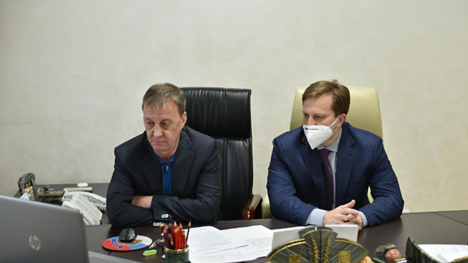 Организации в Алтайском крае начнут проверять на число привитых сотрудников