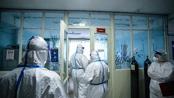 В Алтайском крае за сутки вновь выявили свыше 500 случаев заражения коронавирусом