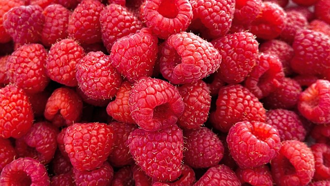 Названы продукты, помогающие восстановиться после COVID-19