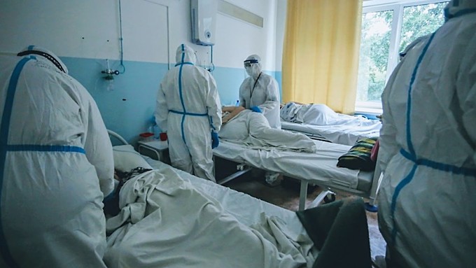 "Мы на грани". Врач о том, почему без вакцинации на Алтае будут умирать не только от ковида