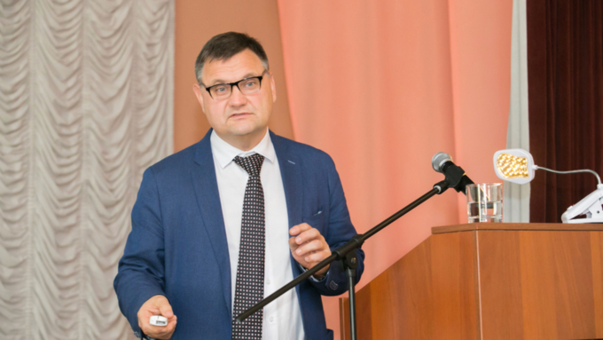 "Карандаши уходят в прошлое": ректор АлтГТУ о студентах, роботах и иностранцах 