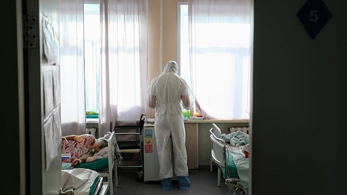 ВОЗ: Переболевшие коронавирусом люди становятся уязвимее для нового штамма