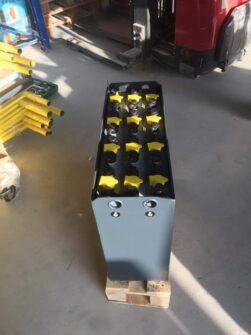 Тяговой аккумулятор 24V PzS 300Ah: критерии выбора