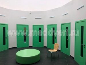 Применение маятниковых дверей в медицинских учреждениях